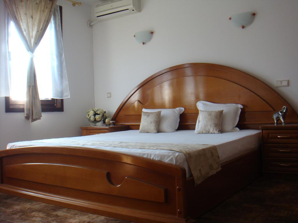 Family Hotel Elegance Arbanasi Habitación foto
